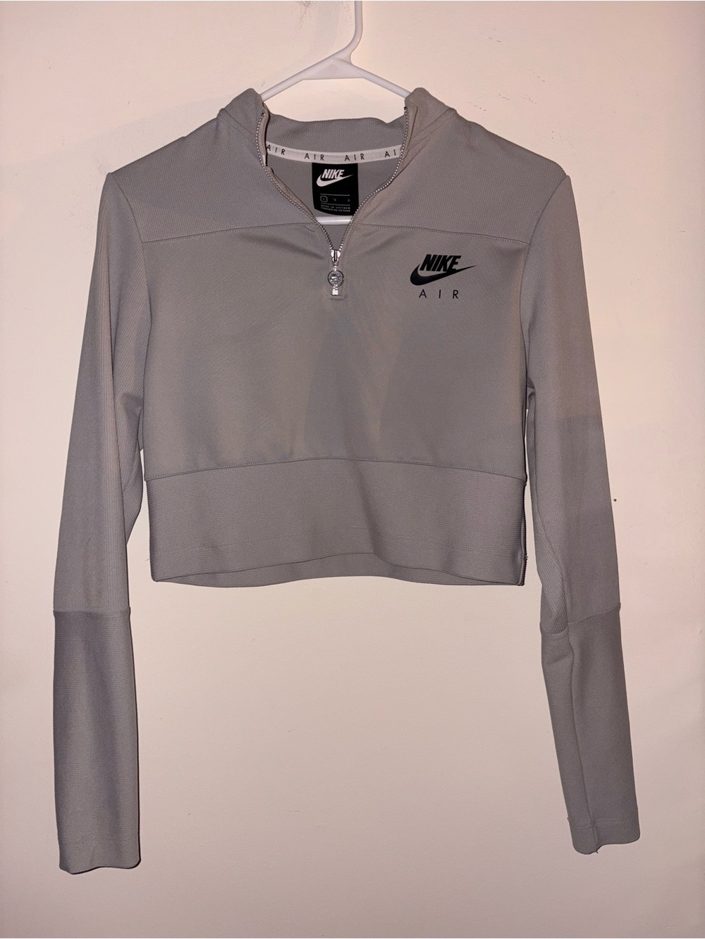 Nike Air Gray Cropped Quarter Zip Athletic top size large